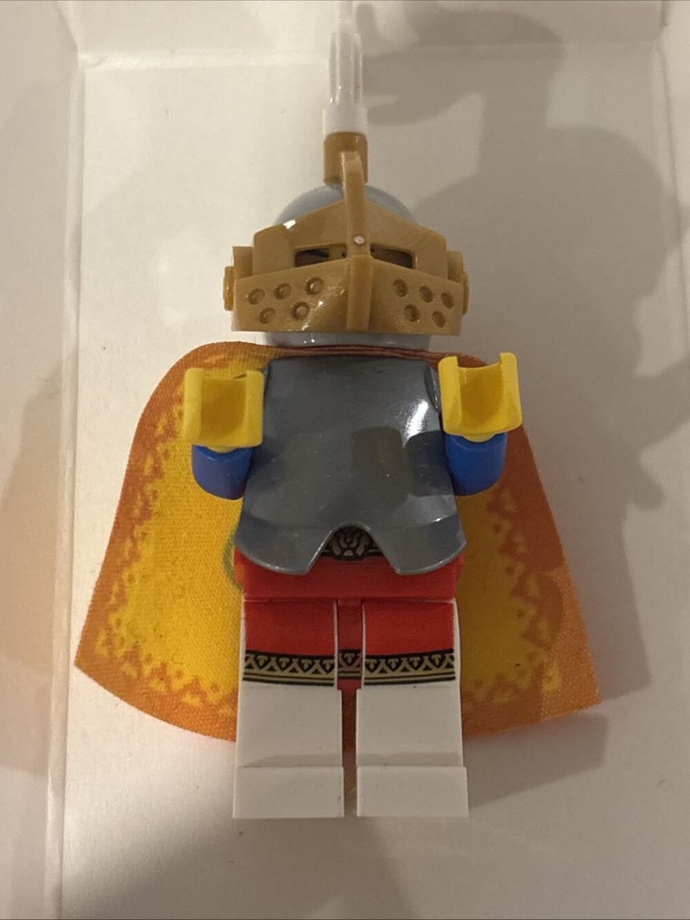 Lego Lady Of The Brave Lion Knights Minifigure #cas568 Set #10305